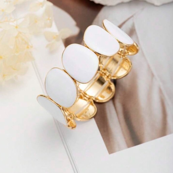 Anthropologie  Stylish Gold and White Elastic Oval Bracelet - Picture 1 of 5